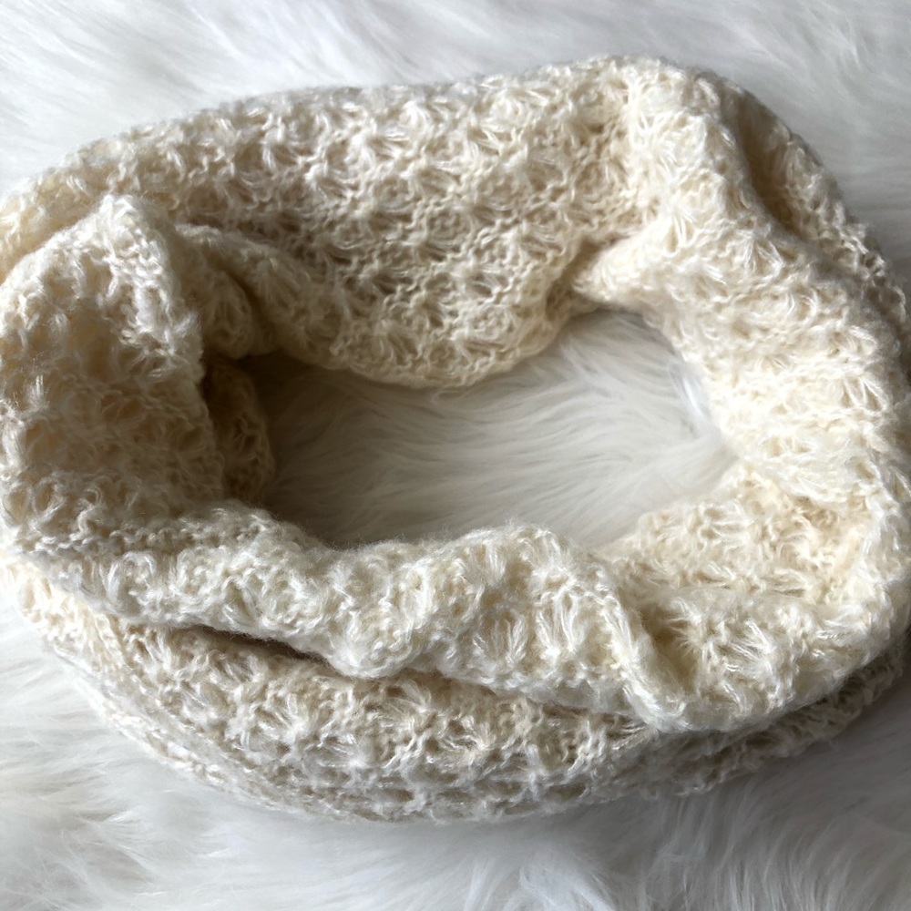 NEW WITH TAGS OVERSIZED MOON SHADOW SCARF